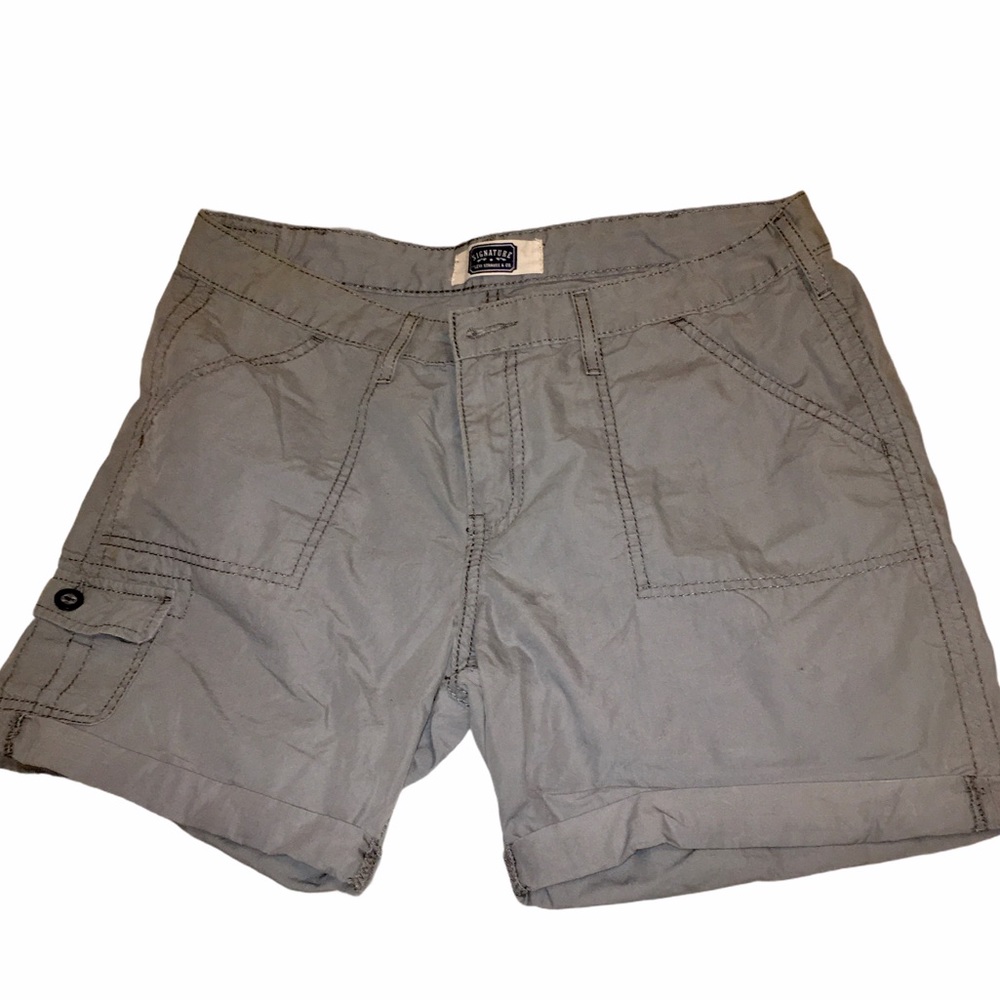 Levi Strauss & Co shorts.  Size 14 misses.